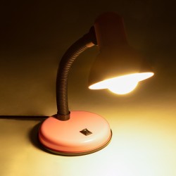 GLOBOSTAR® STUDENT 01534 Μοντέρνο Επιτραπέζιο Φωτιστικό Πορτατίφ με Ντουί 1 x E27 AC 220-240V IP20 - Ροζ & Μαύρο - Μ12 x Π12 x Υ