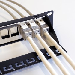533187 Patch Panel Keystone 19'' 1U up to 24-ports RJ45 w. Cable Holder